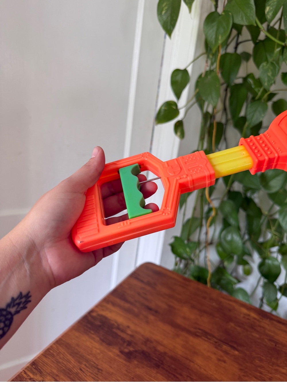 Orange Extendable Toy Grabber Reach Tool - Unknown Brand - Picture 6 of 8